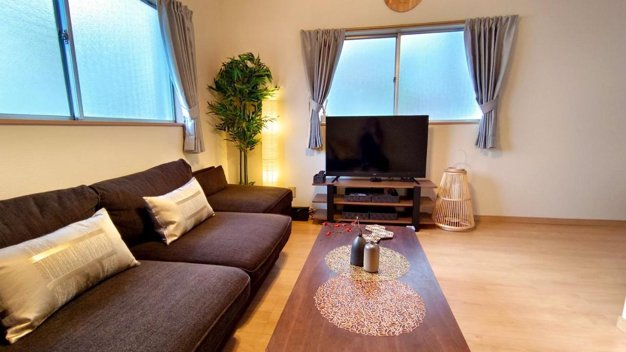 אוסקה Tsukiyume Kan - House With Parking, 10Mins To Usj, Tennoji, Namba מראה חיצוני תמונה