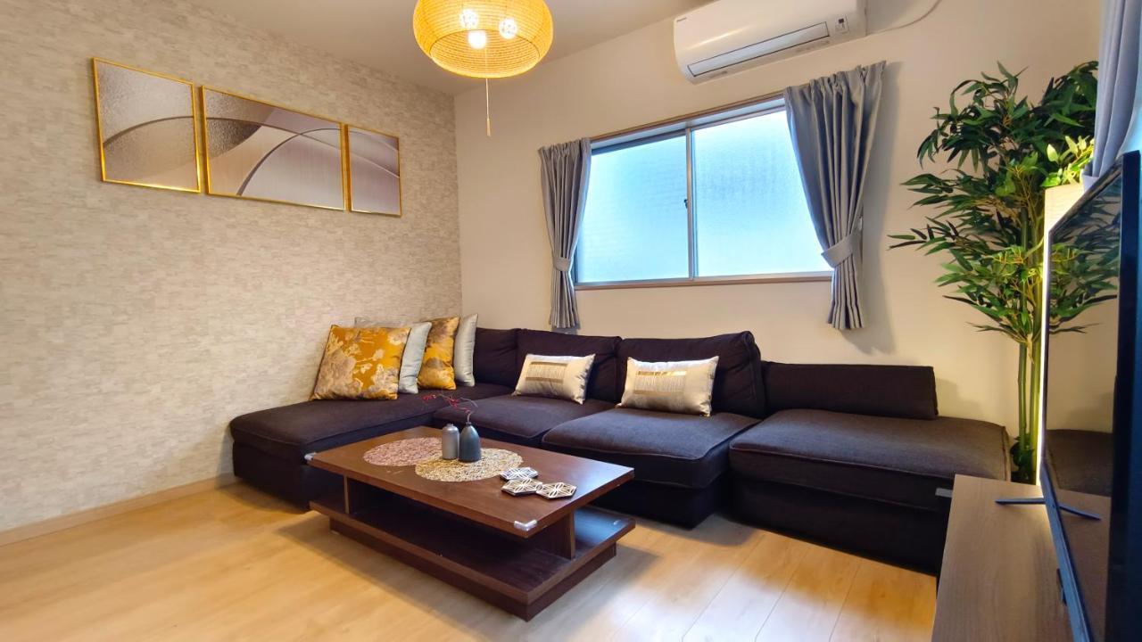 אוסקה Tsukiyume Kan - House With Parking, 10Mins To Usj, Tennoji, Namba מראה חיצוני תמונה