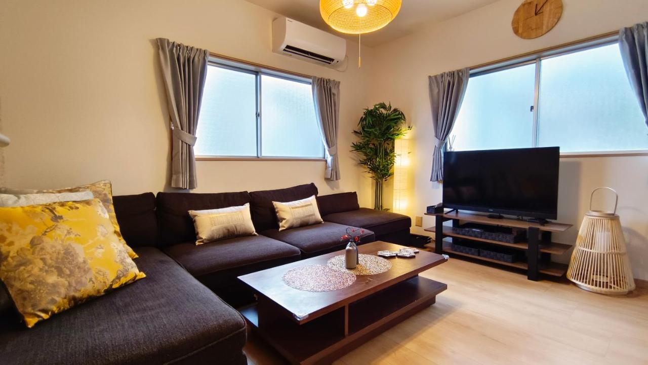 אוסקה Tsukiyume Kan - House With Parking, 10Mins To Usj, Tennoji, Namba מראה חיצוני תמונה