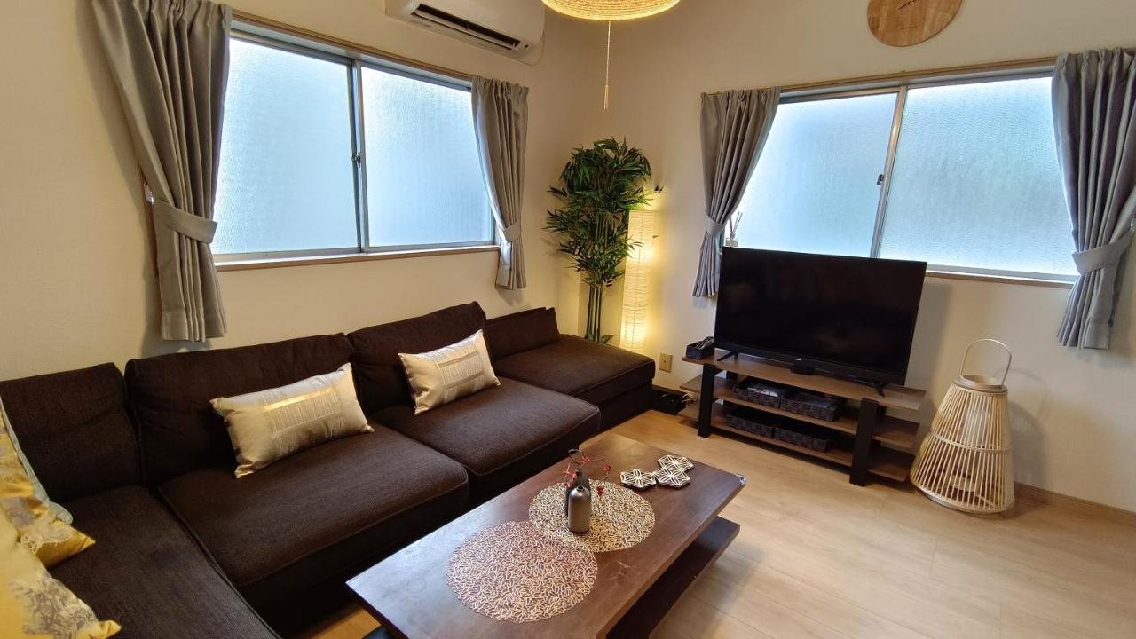 אוסקה Tsukiyume Kan - House With Parking, 10Mins To Usj, Tennoji, Namba מראה חיצוני תמונה